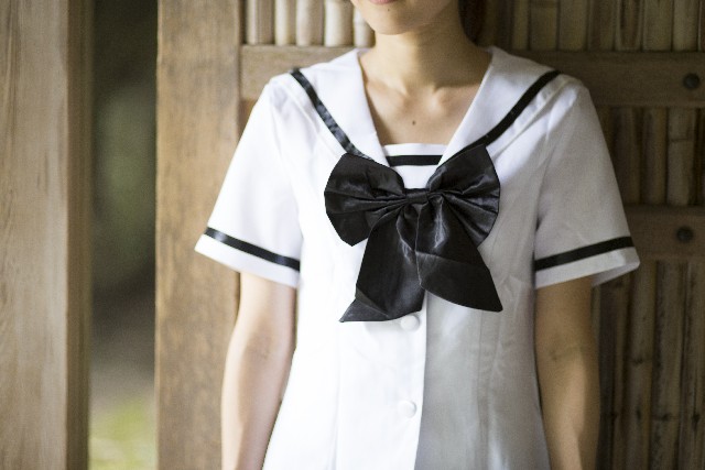 中学校の卒業式で恥をかかない母親の服装は？